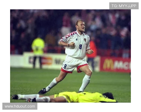 皇马悼念巴萨前主席雷纳 深表哀悼 皇马悼念巴萨前主席雷纳 深表哀悼